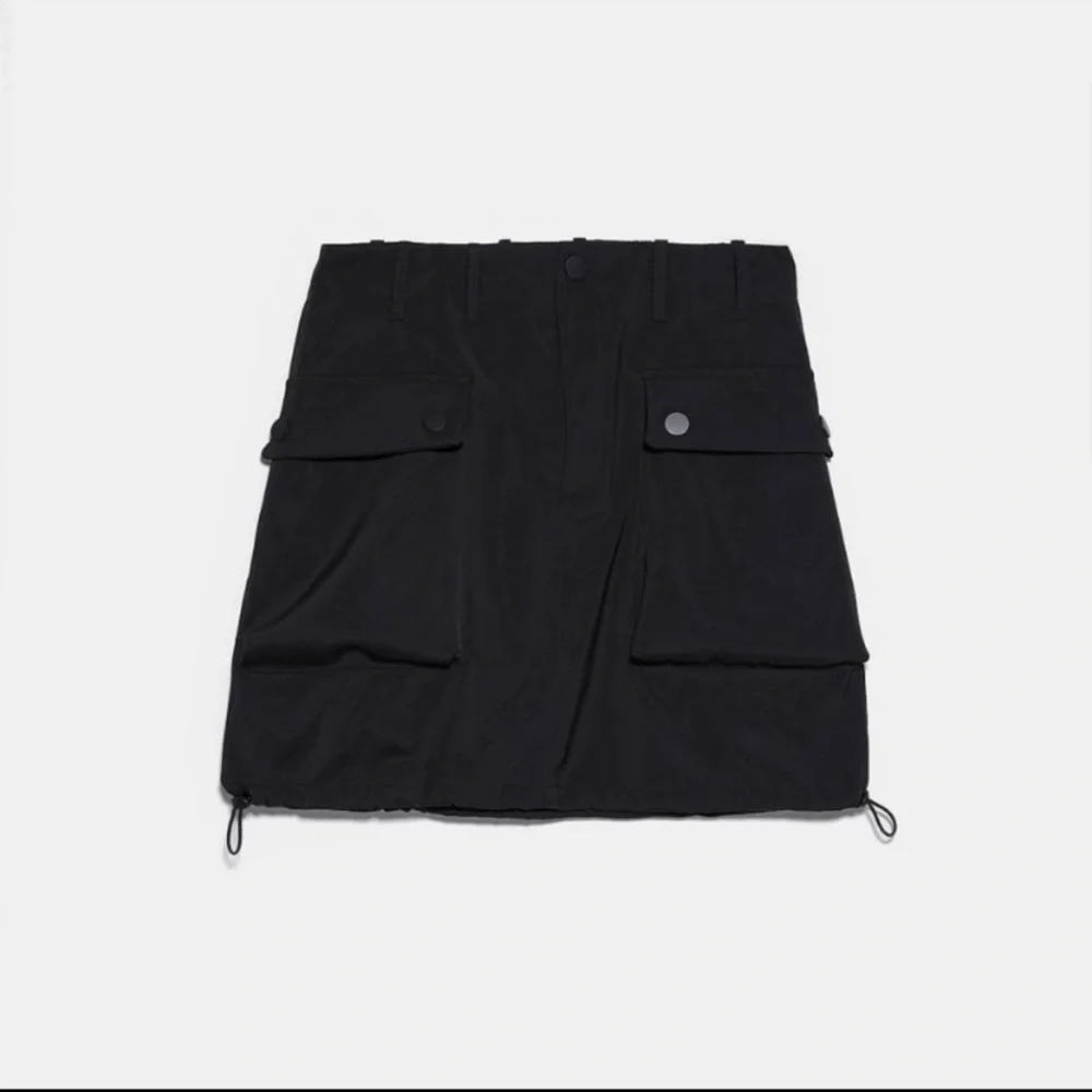 📍Zara Women’s Black Utility Mini Skirt Modern With Side Pocket Design Sz XS - Picture 4 of 7